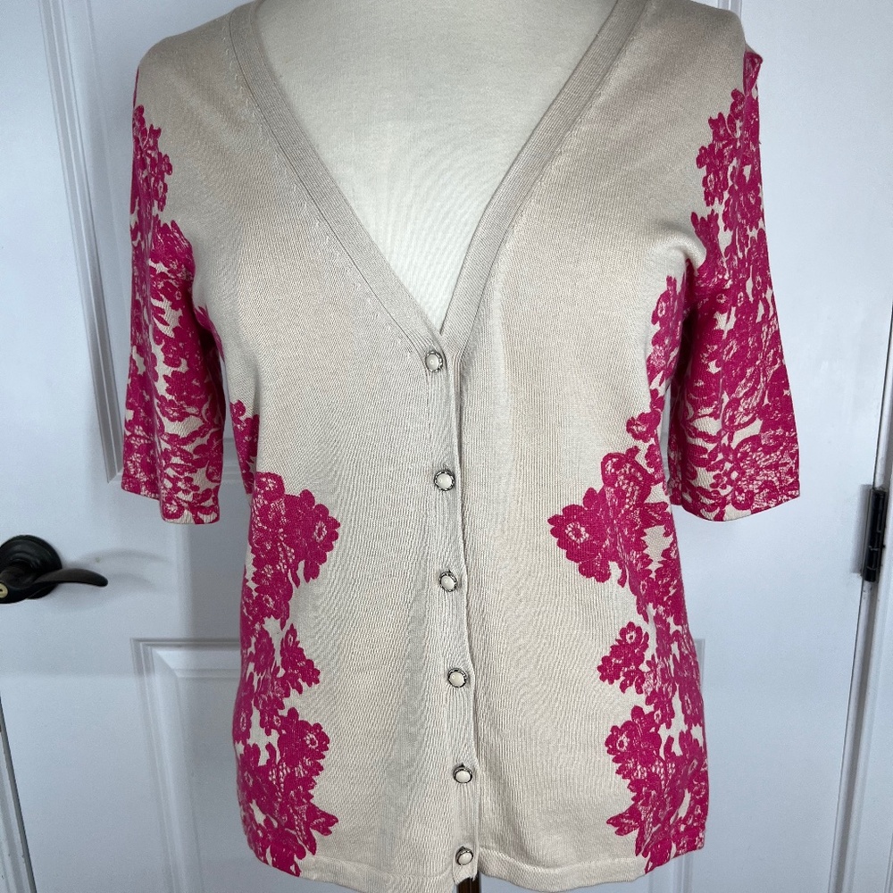 New York & Co. Sz.M Tan With Pink Lace Print On Sides V Neck Button Down